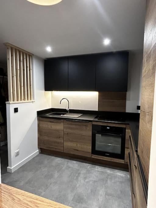 Appartement Magnifique Vue - Pistes 1 Min - Parking Possible A L'exterieur De La